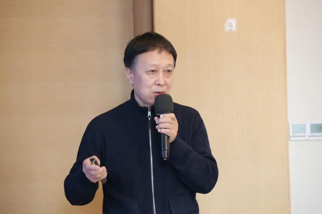 常宏裝飾總工程師孫德峰在河北省建筑裝飾優(yōu)質工程觀摩交流活動暨冀建裝總工論壇作演講分享